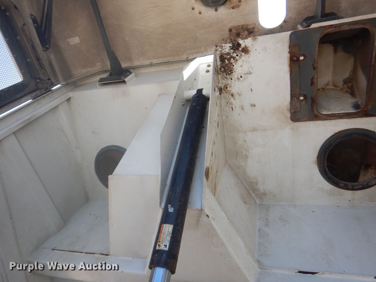 image for item KX9433 2015 Freightliner Business Class M2  street sweeper truck