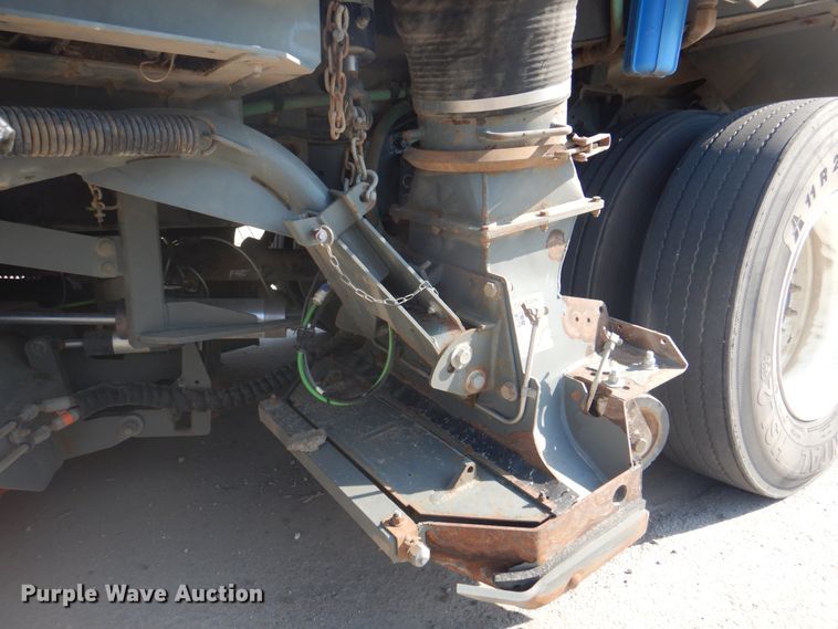 image for item KX9433 2015 Freightliner Business Class M2  street sweeper truck