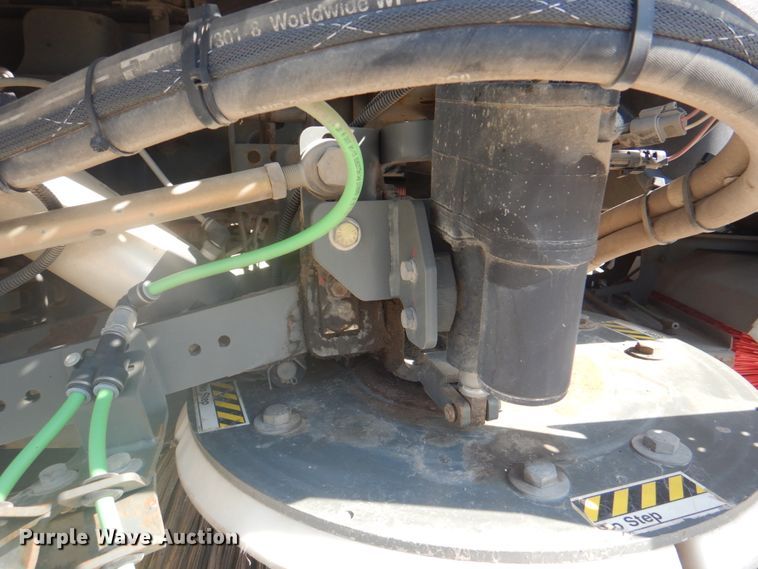 image for item KX9433 2015 Freightliner Business Class M2  street sweeper truck