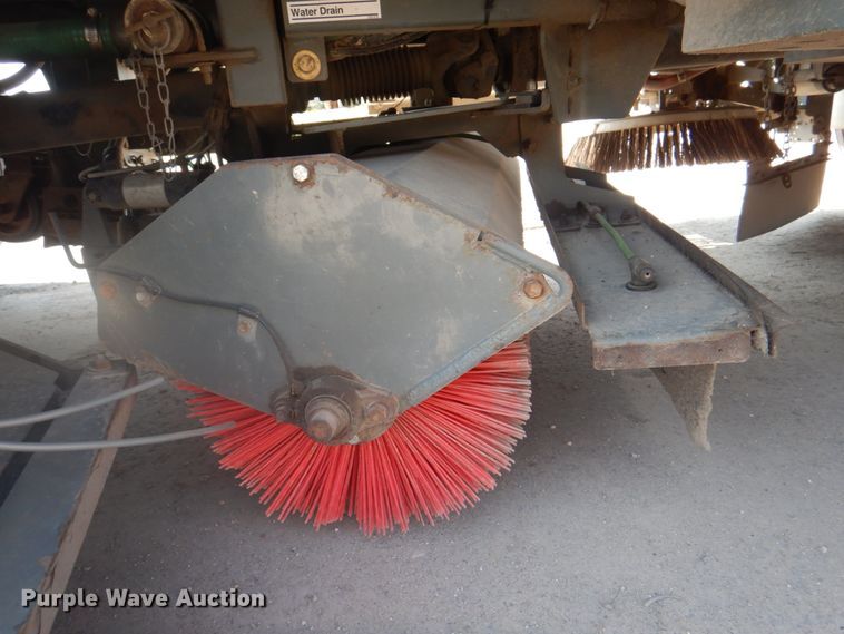 image for item KX9433 2015 Freightliner Business Class M2  street sweeper truck