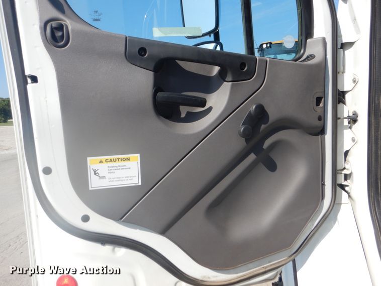 image for item KX9433 2015 Freightliner Business Class M2  street sweeper truck