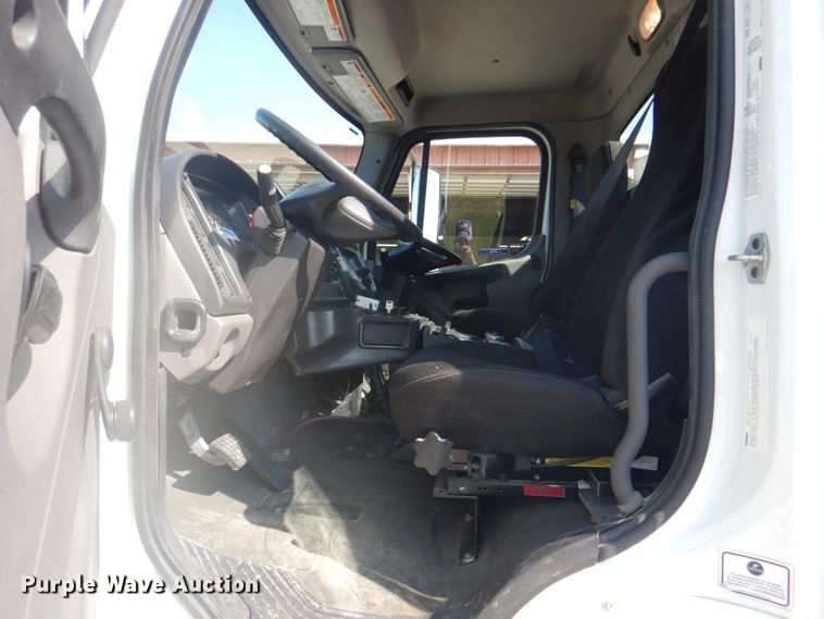 image for item KX9433 2015 Freightliner Business Class M2  street sweeper truck