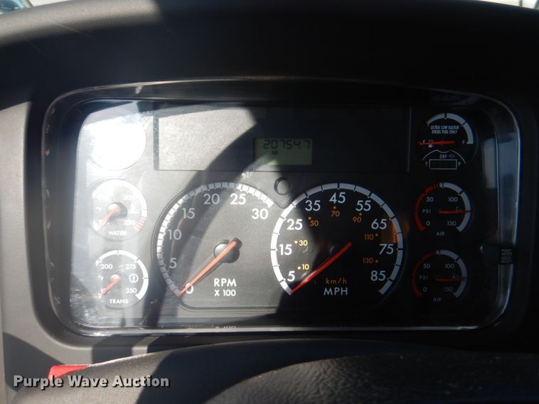 image for item KX9433 2015 Freightliner Business Class M2  street sweeper truck