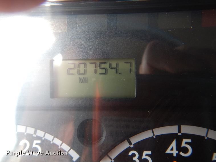 image for item KX9433 2015 Freightliner Business Class M2  street sweeper truck