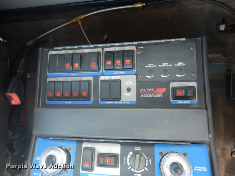 image for item KX9433 2015 Freightliner Business Class M2  street sweeper truck