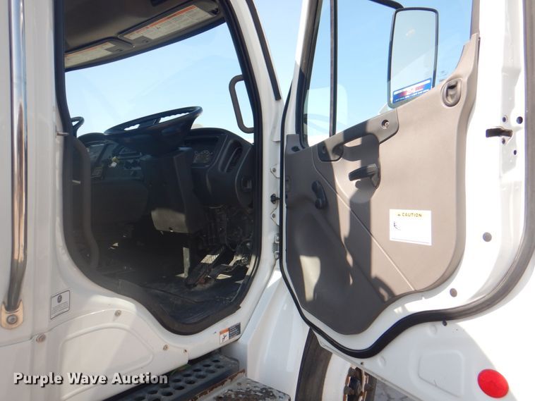 image for item KX9433 2015 Freightliner Business Class M2  street sweeper truck