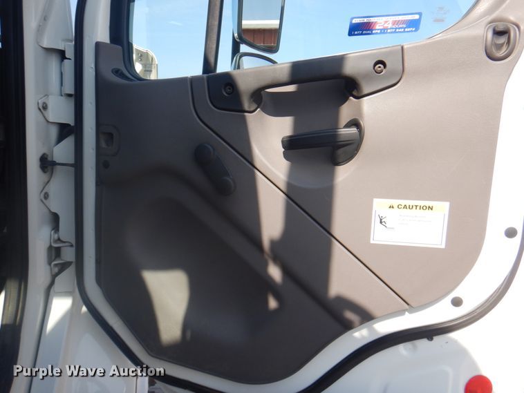 image for item KX9433 2015 Freightliner Business Class M2  street sweeper truck