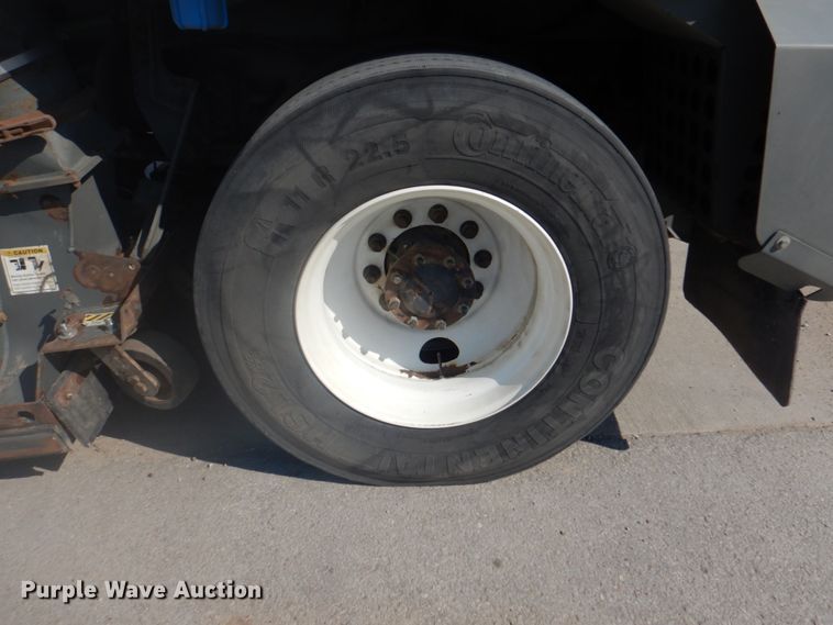 image for item KX9433 2015 Freightliner Business Class M2  street sweeper truck