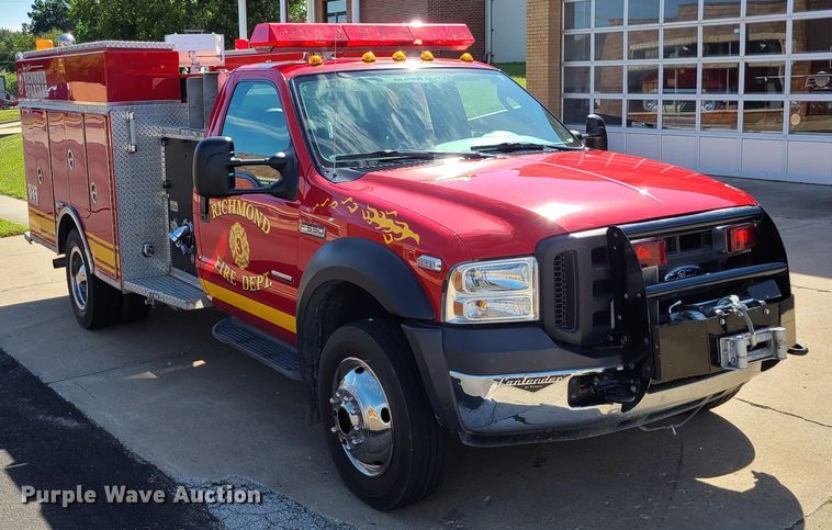 image for item L1266 2005 Ford F550 Super Duty  pumper fire truck