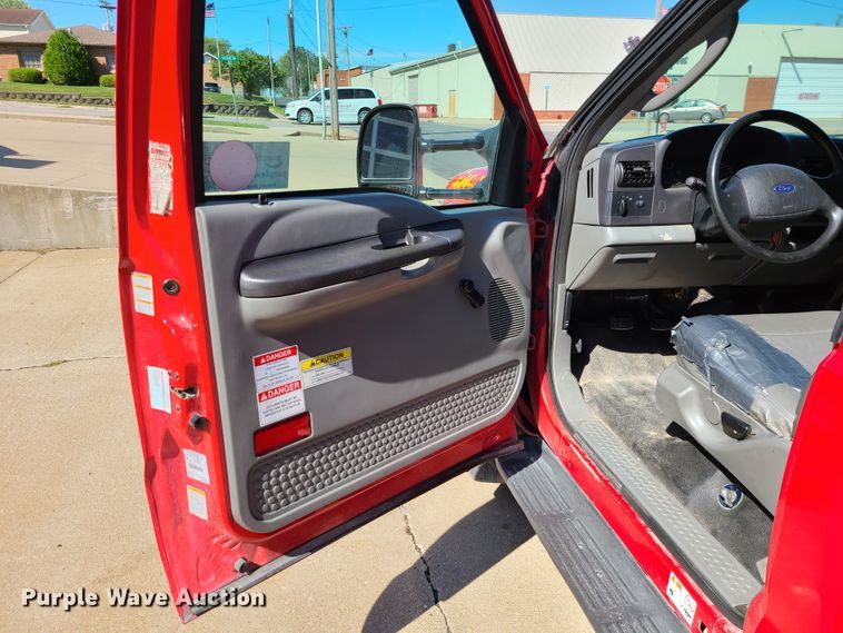 image for item L1266 2005 Ford F550 Super Duty  pumper fire truck