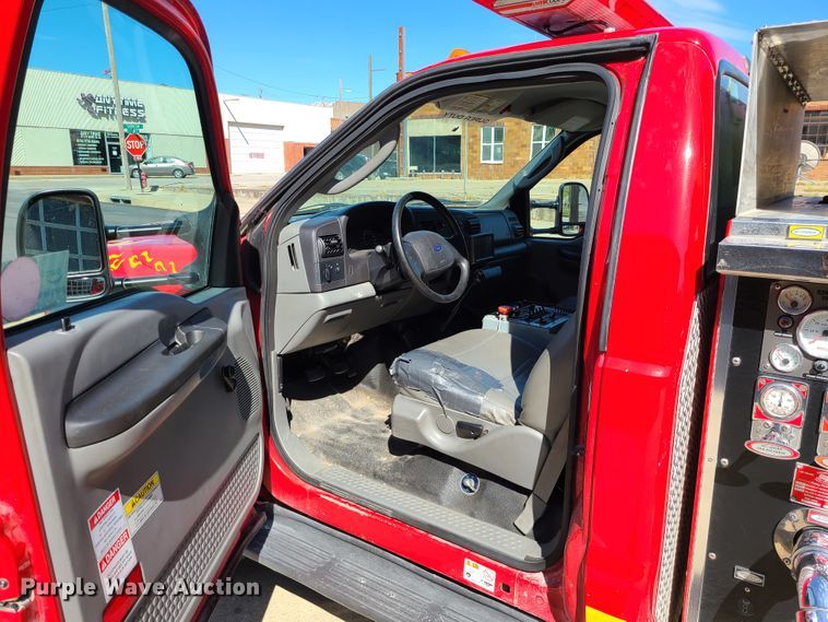 image for item L1266 2005 Ford F550 Super Duty  pumper fire truck