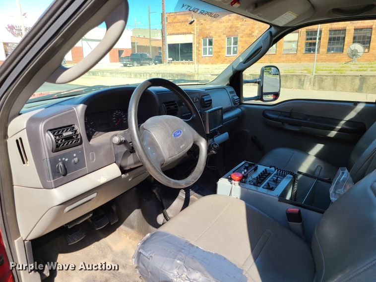 image for item L1266 2005 Ford F550 Super Duty  pumper fire truck