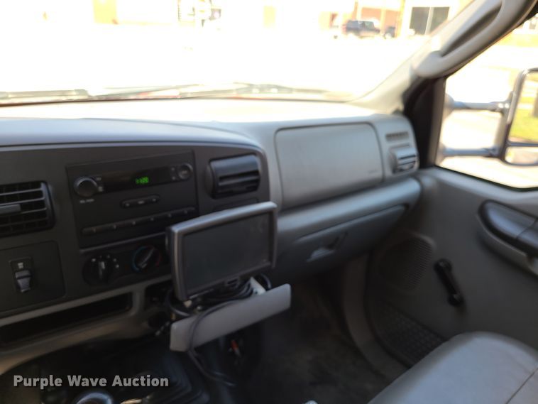 image for item L1266 2005 Ford F550 Super Duty  pumper fire truck