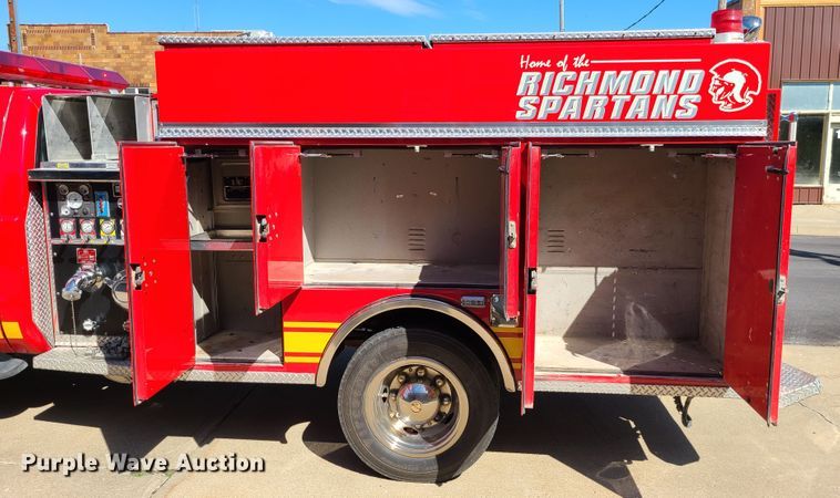 image for item L1266 2005 Ford F550 Super Duty  pumper fire truck