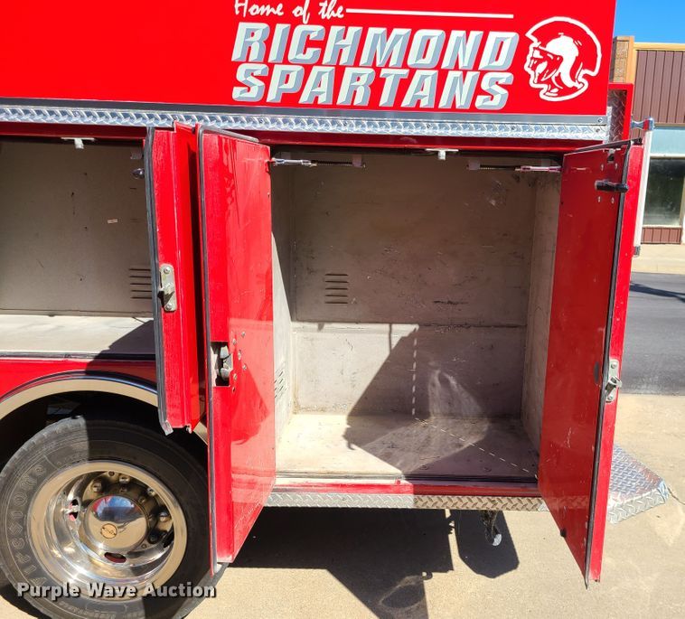 image for item L1266 2005 Ford F550 Super Duty  pumper fire truck