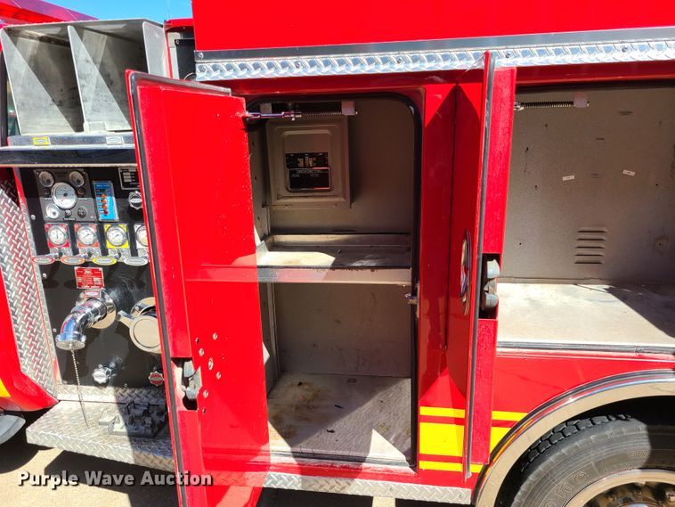 image for item L1266 2005 Ford F550 Super Duty  pumper fire truck