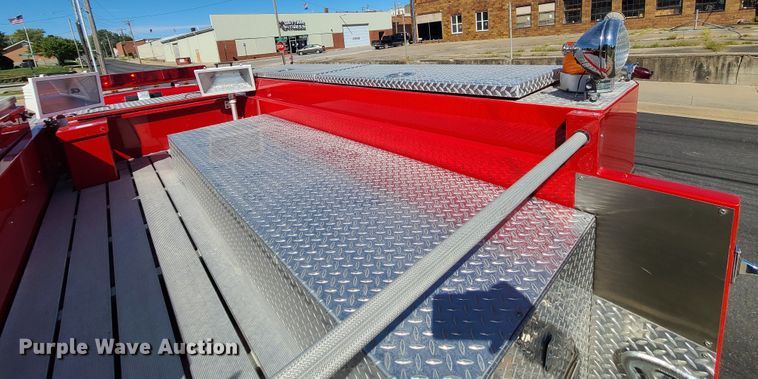 image for item L1266 2005 Ford F550 Super Duty  pumper fire truck