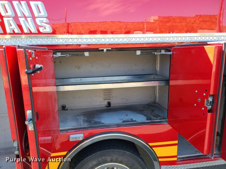 image for item L1266 2005 Ford F550 Super Duty  pumper fire truck