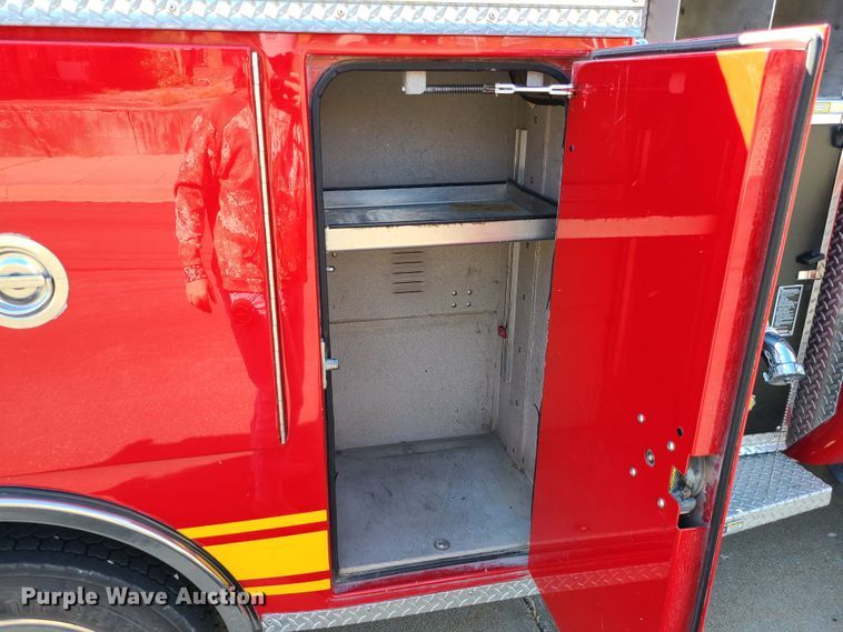 image for item L1266 2005 Ford F550 Super Duty  pumper fire truck
