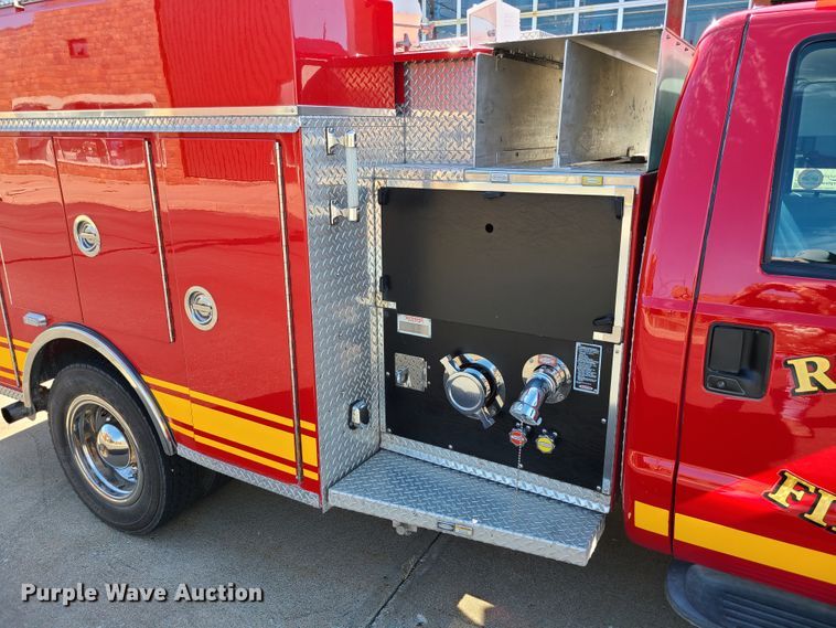 image for item L1266 2005 Ford F550 Super Duty  pumper fire truck