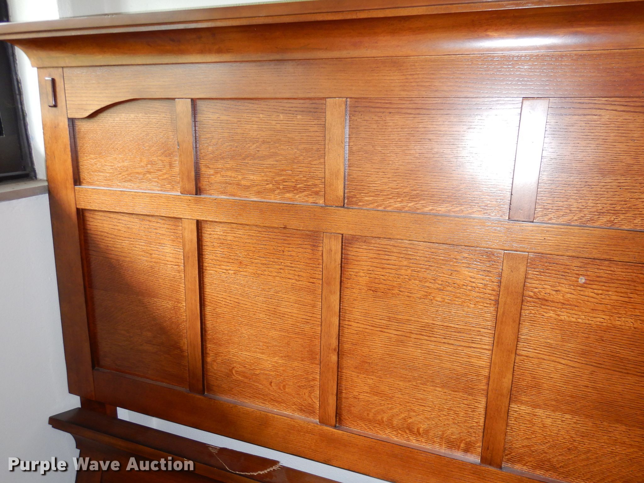 Furniture in Emporia, KS Item KP9645 sold Purple Wave