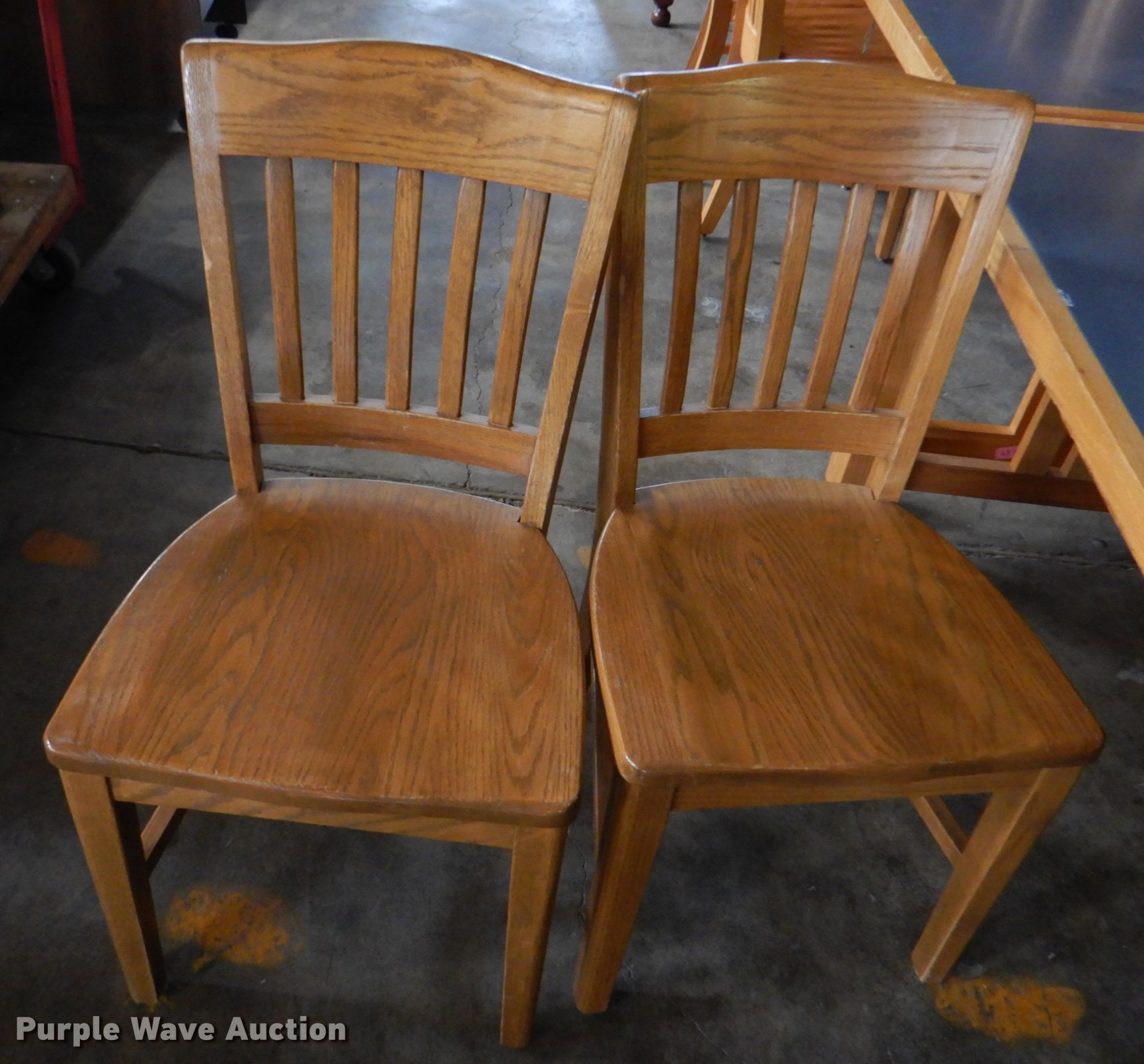 Furniture in Tulsa, OK Item KV9436 sold Purple Wave