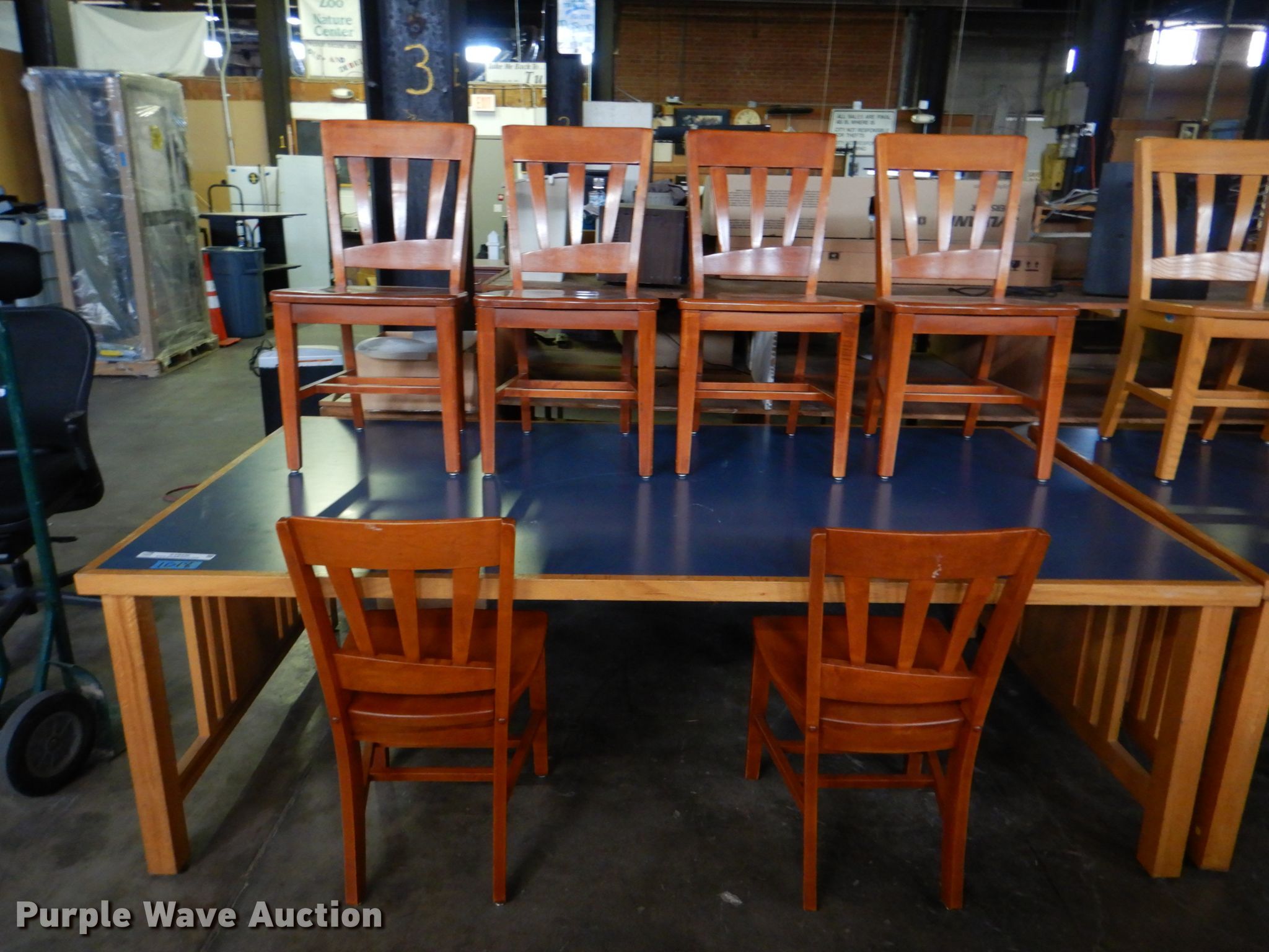 Furniture in Tulsa, OK Item KV9438 sold Purple Wave