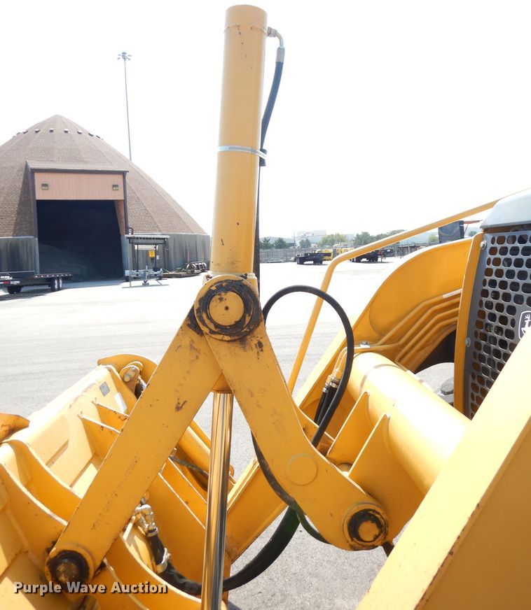 image for item DG0898 2005 John Deere 310SG  backhoe