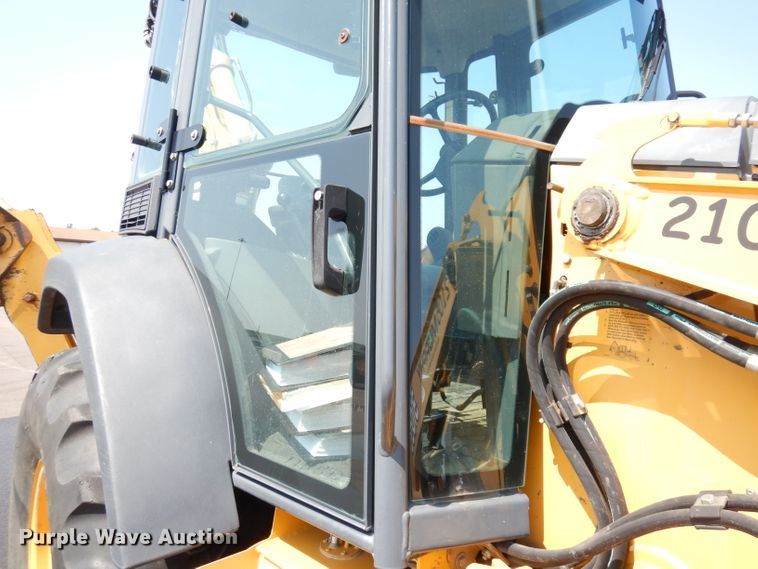 image for item DG0898 2005 John Deere 310SG  backhoe