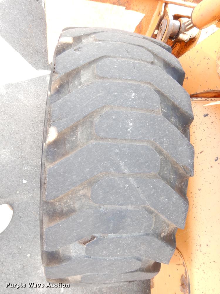 image for item DG0899 Case 465  skid steer loader