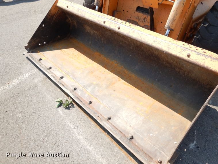 image for item DG0899 Case 465  skid steer loader