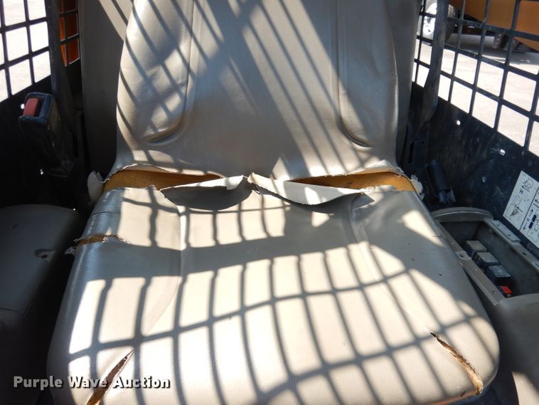 image for item DG0899 Case 465  skid steer loader