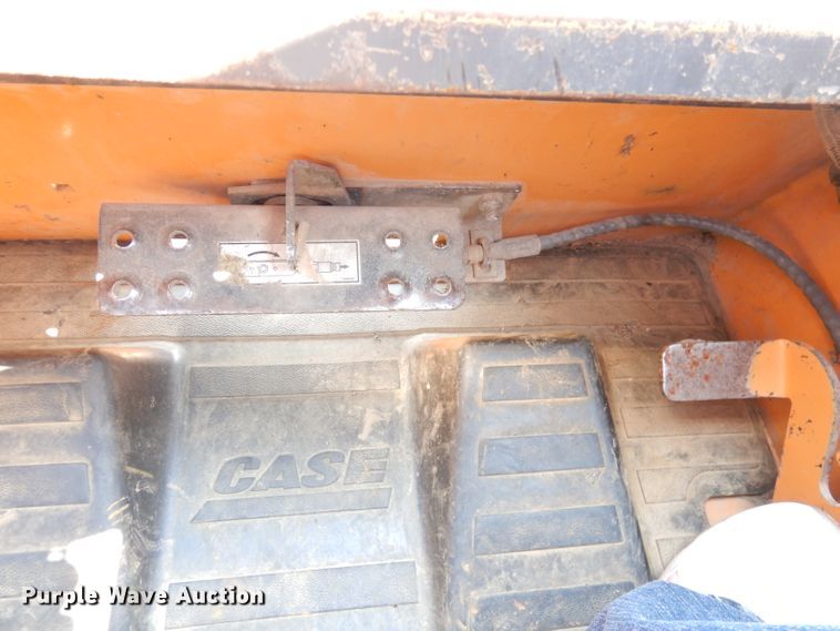 image for item DG0899 Case 465  skid steer loader