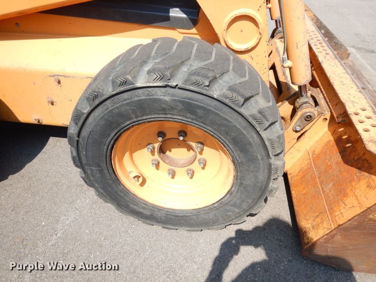 image for item DG0899 Case 465  skid steer loader