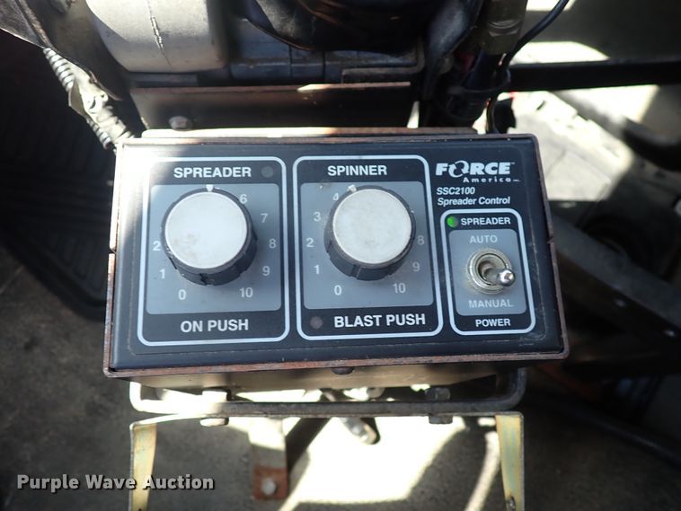 image for item DN2017 2004 International 7400  dump truck