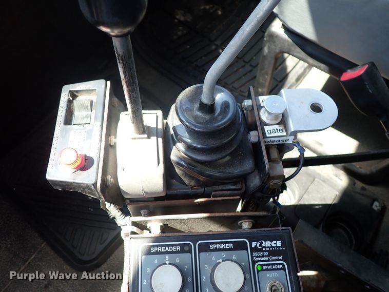 image for item DN2017 2004 International 7400  dump truck