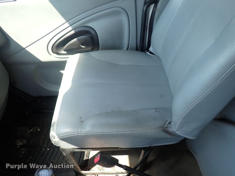 image for item DN2017 2004 International 7400  dump truck