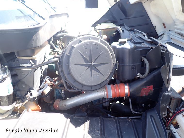 image for item DN2017 2004 International 7400  dump truck