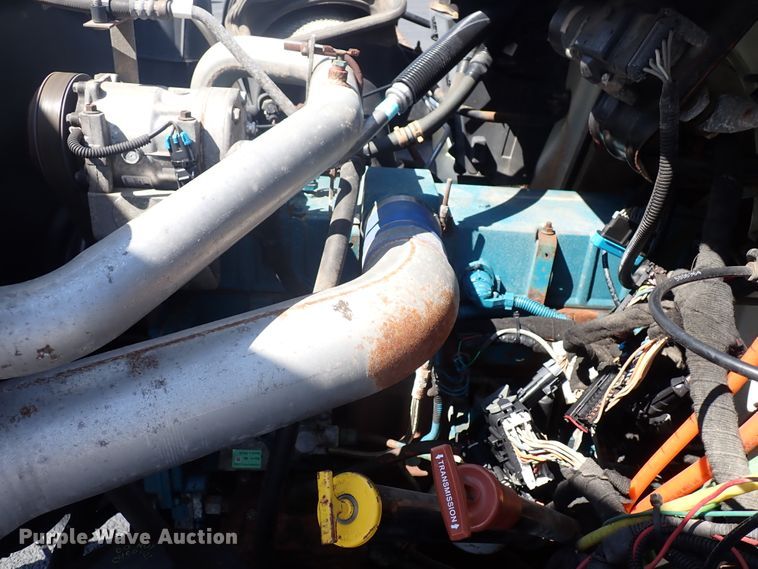 image for item DN2017 2004 International 7400  dump truck