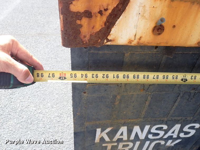 image for item DN2017 2004 International 7400  dump truck