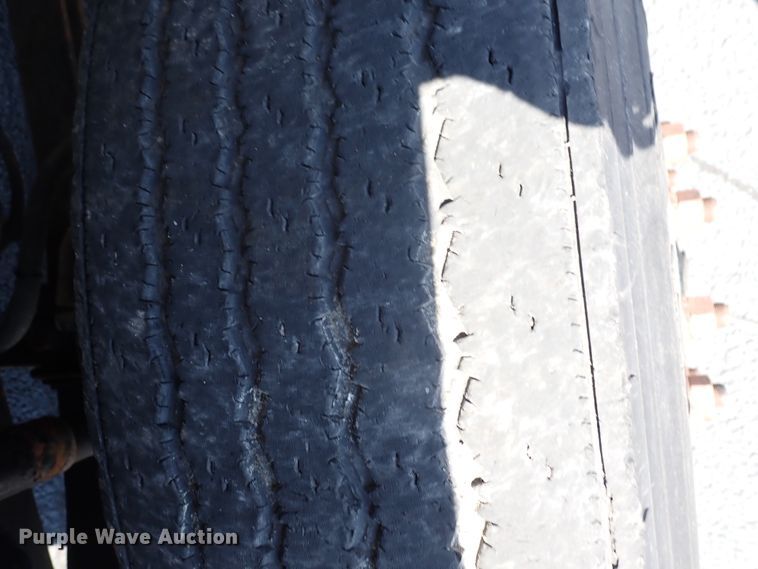 image for item DN2017 2004 International 7400  dump truck