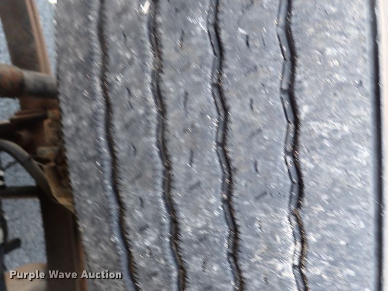 image for item DN2017 2004 International 7400  dump truck