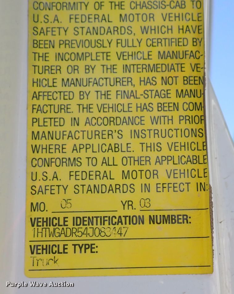 image for item DN2017 2004 International 7400  dump truck