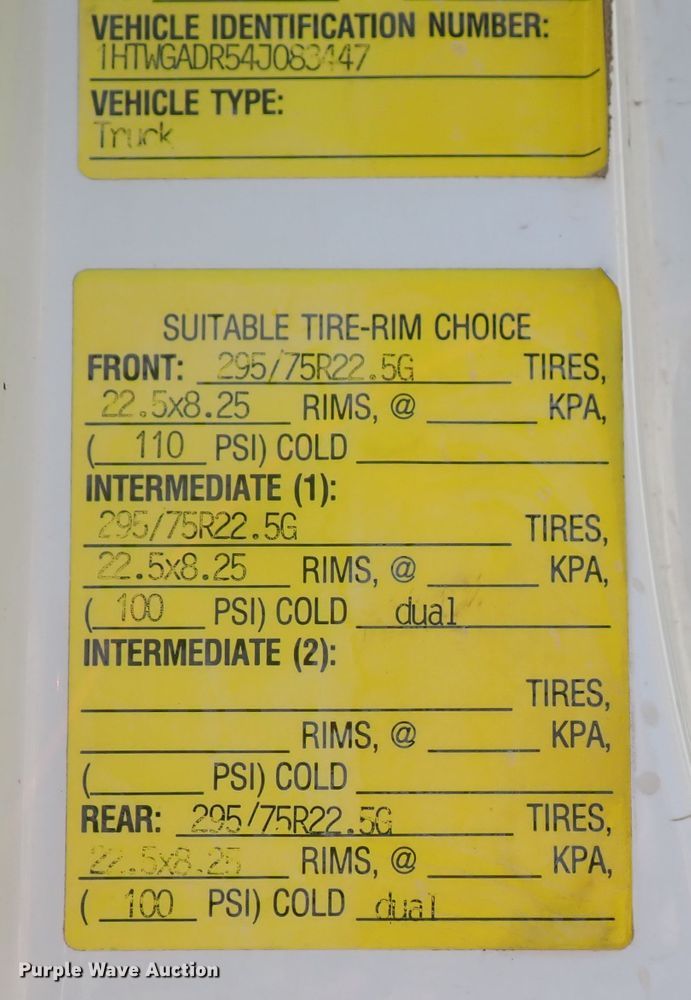 image for item DN2017 2004 International 7400  dump truck