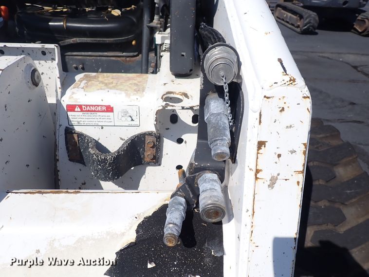 image for item DN2021 1997 Bobcat 863H  skid steer loader