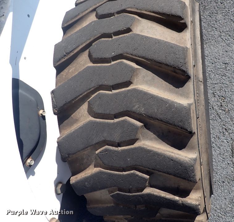 image for item DN2021 1997 Bobcat 863H  skid steer loader