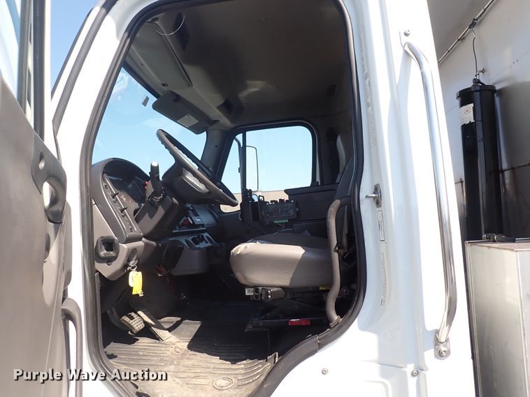 image for item DN2025 2012 Freightliner Business Class M2  dump truck