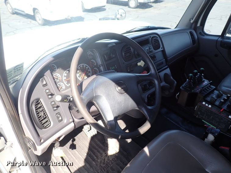 image for item DN2025 2012 Freightliner Business Class M2  dump truck