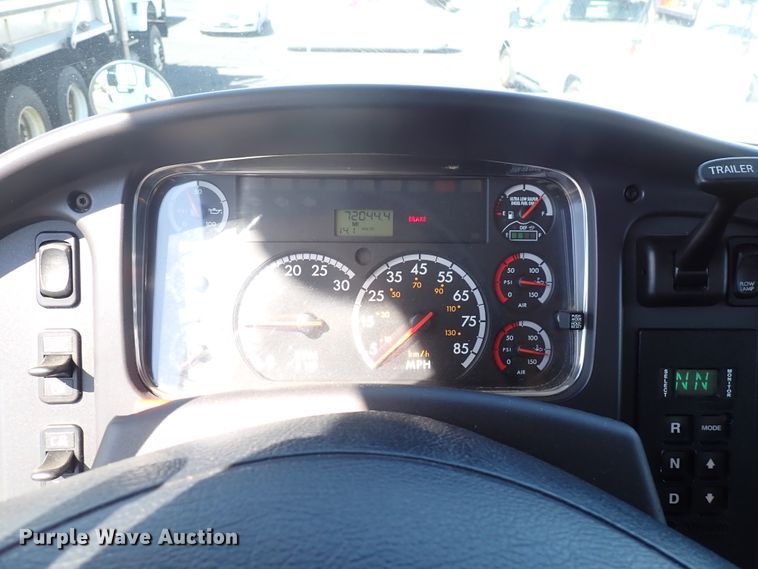 image for item DN2025 2012 Freightliner Business Class M2  dump truck