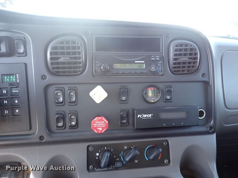 image for item DN2025 2012 Freightliner Business Class M2  dump truck